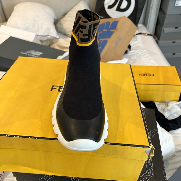 Fendi Black and Yellow High-Top Sneakers - Picture 4 of 4